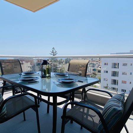 Silver Line 1-Bedroom Apartment In Larnaca Bagian luar foto