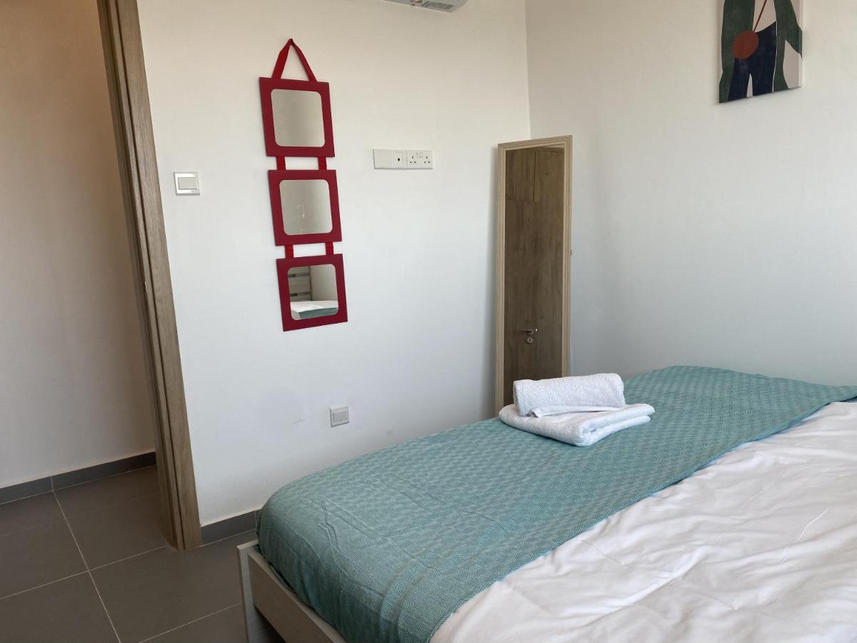 Silver Line 1-Bedroom Apartment In Larnaca Bagian luar foto