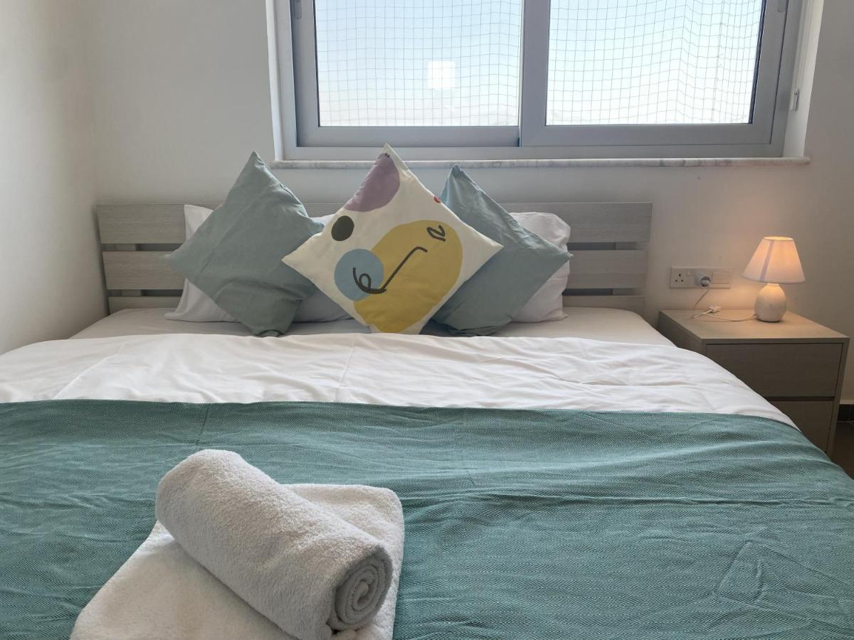Silver Line 1-Bedroom Apartment In Larnaca Bagian luar foto